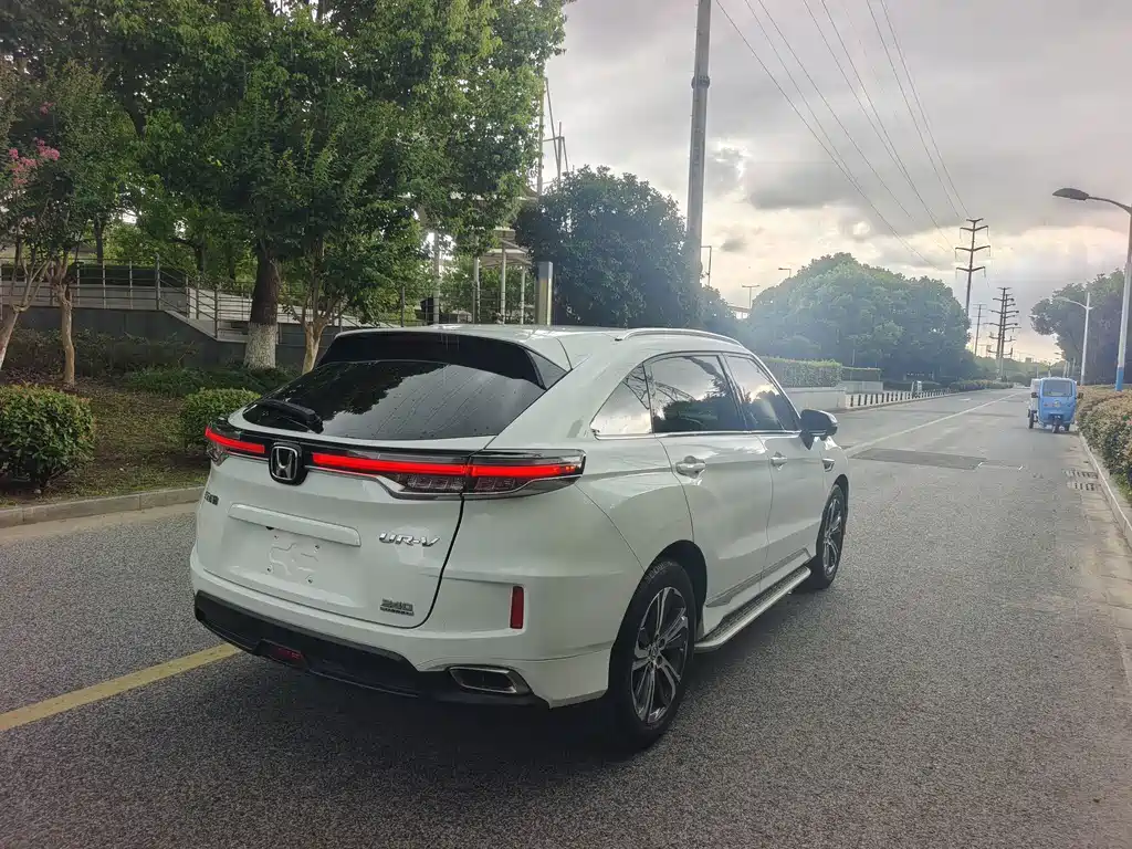 Honda UR-V — миниатюра 4
