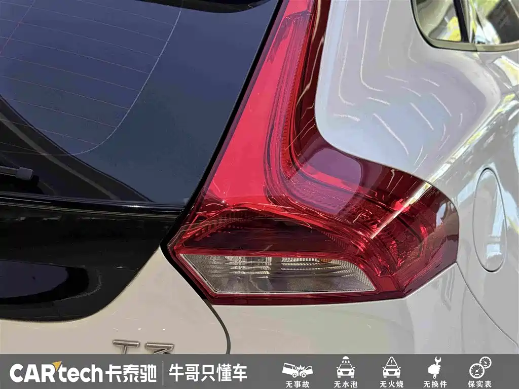 Volvo V40 — миниатюра 12