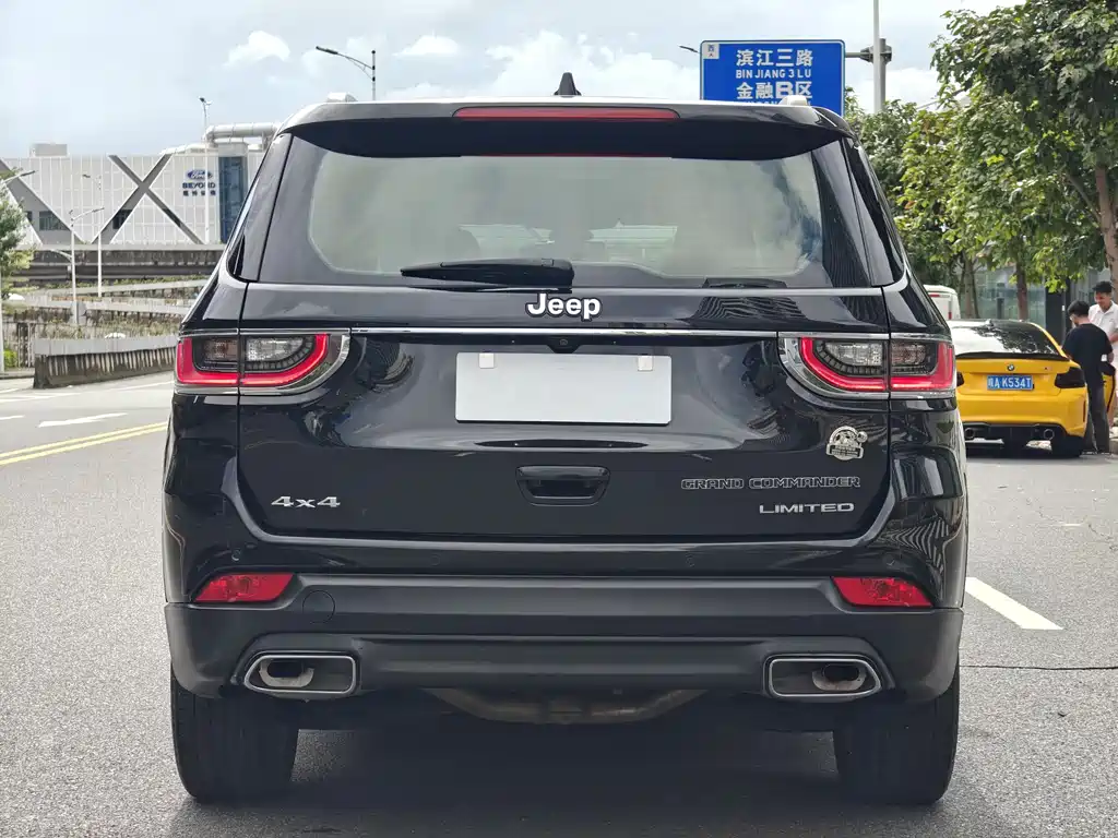 JEEP GRAND COMMANDER