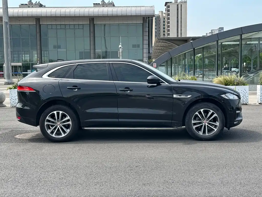 Jaguar F-PACE — миниатюра 4