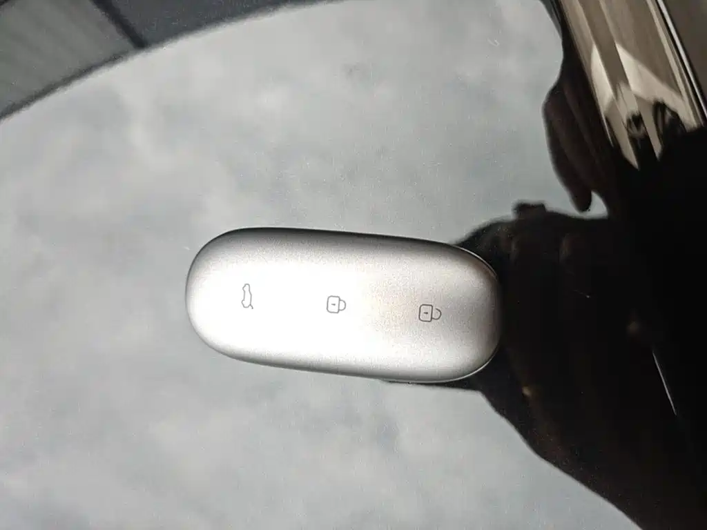 Li Auto Li L9 — миниатюра 9