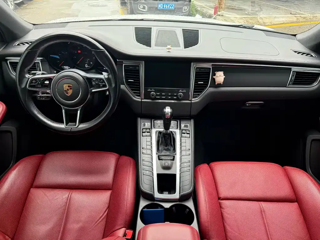 Porsche Macan — миниатюра 3