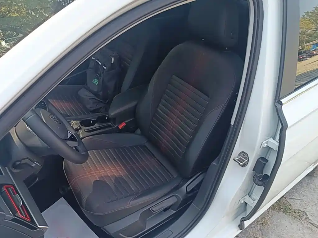 Volkswagen Lavida — миниатюра 15