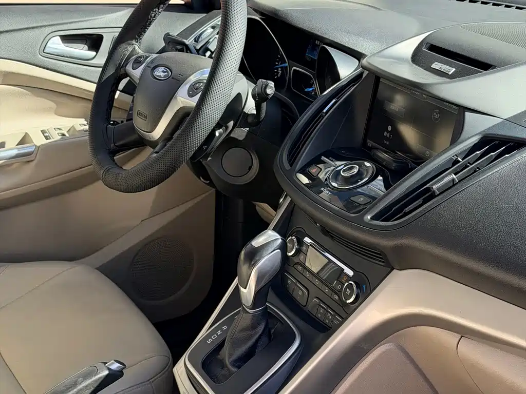 Ford Kuga — миниатюра 13