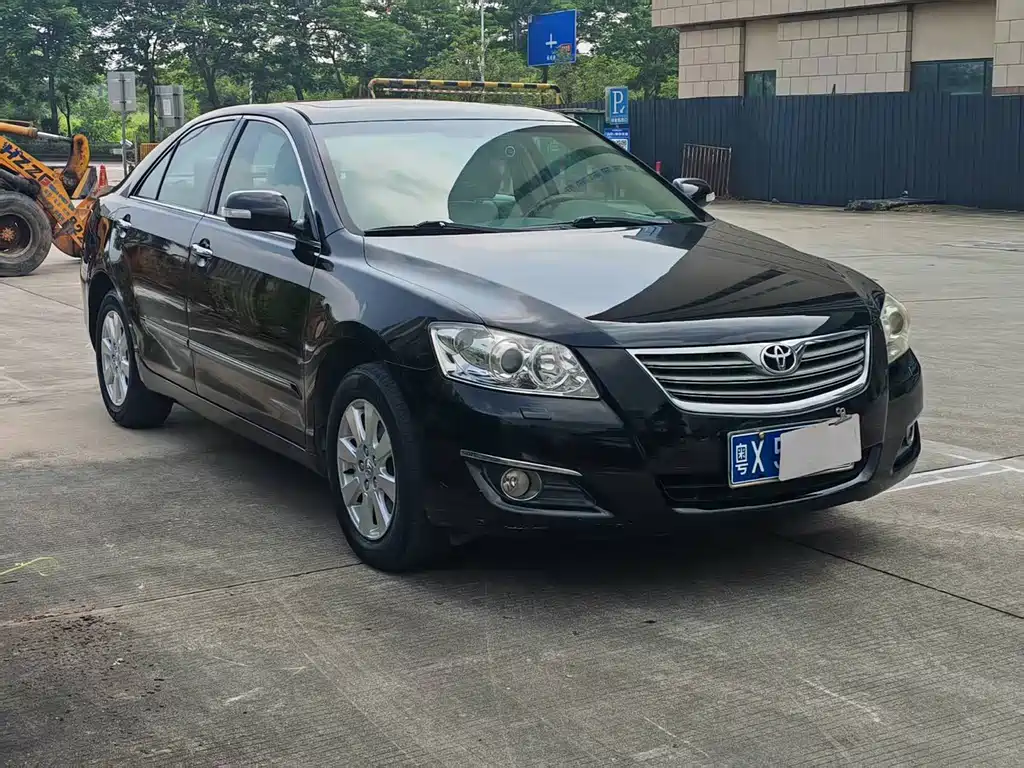 Toyota Camry — миниатюра 2