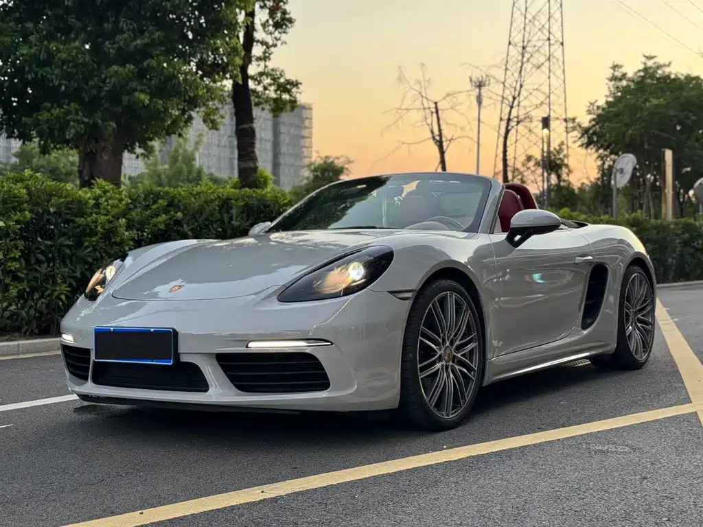Купить Porsche 718