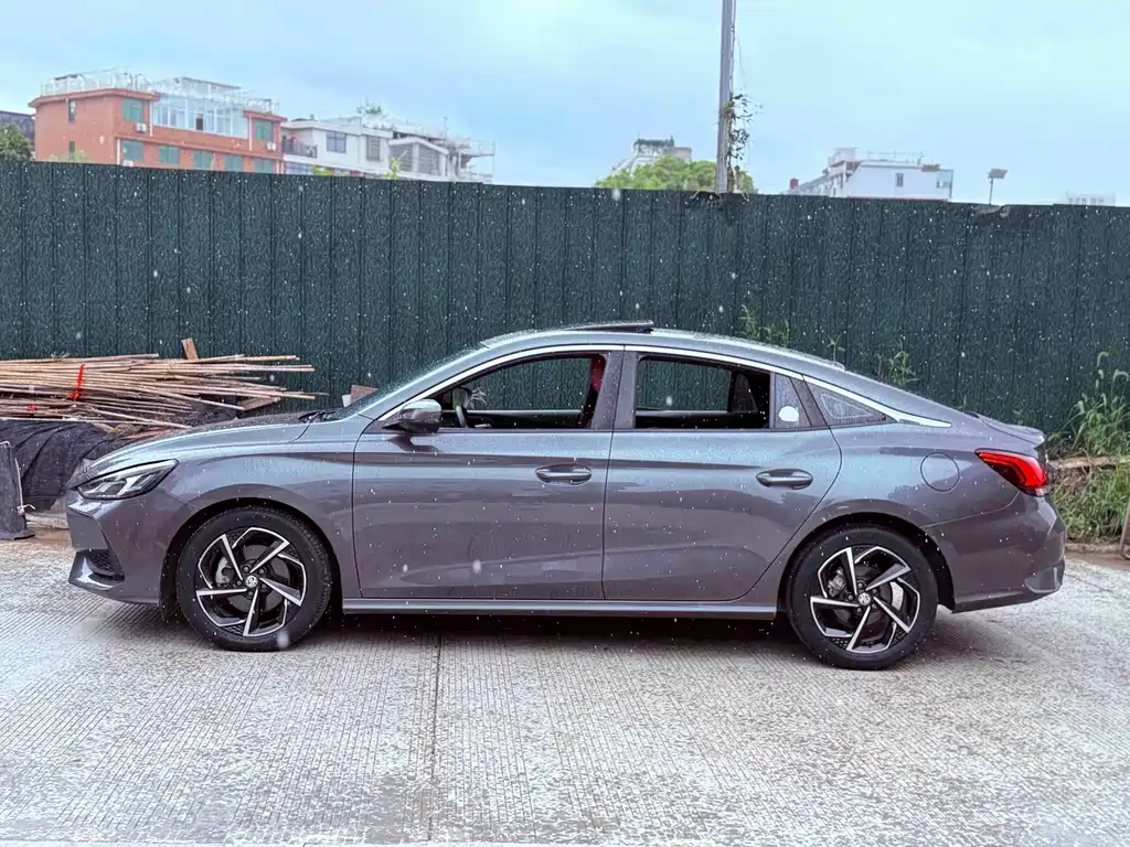 MG MG5 — миниатюра 10