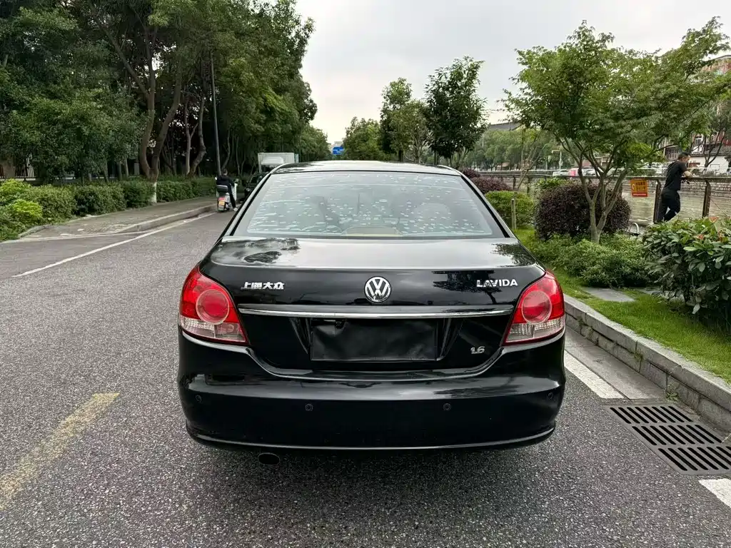 Volkswagen Lavida — миниатюра 4