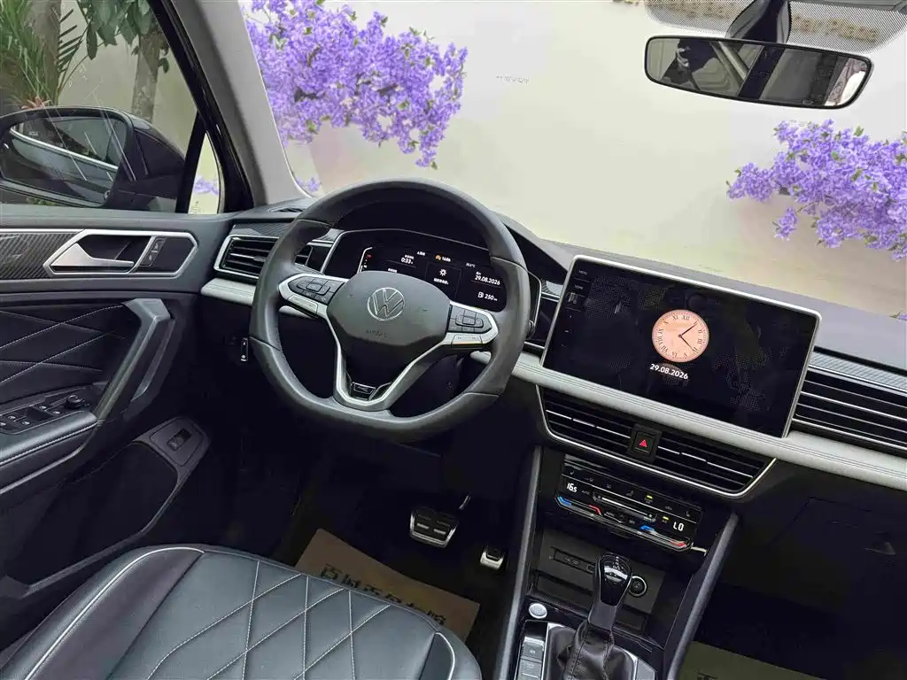 Volkswagen Tiguan L — миниатюра 15
