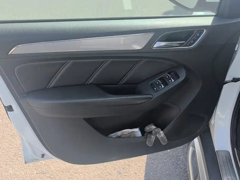 Roewe RX5 — миниатюра 7