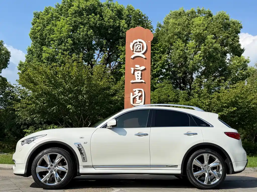 Infiniti QX70 — миниатюра 4