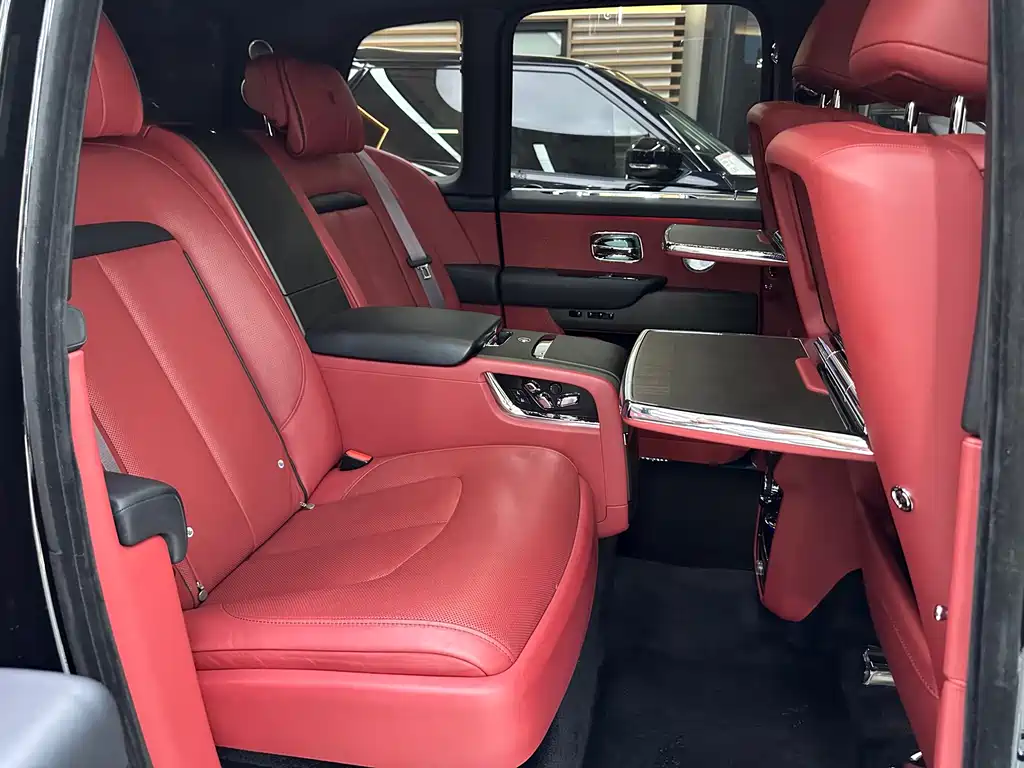 Rolls-Royce Cullinan — миниатюра 7
