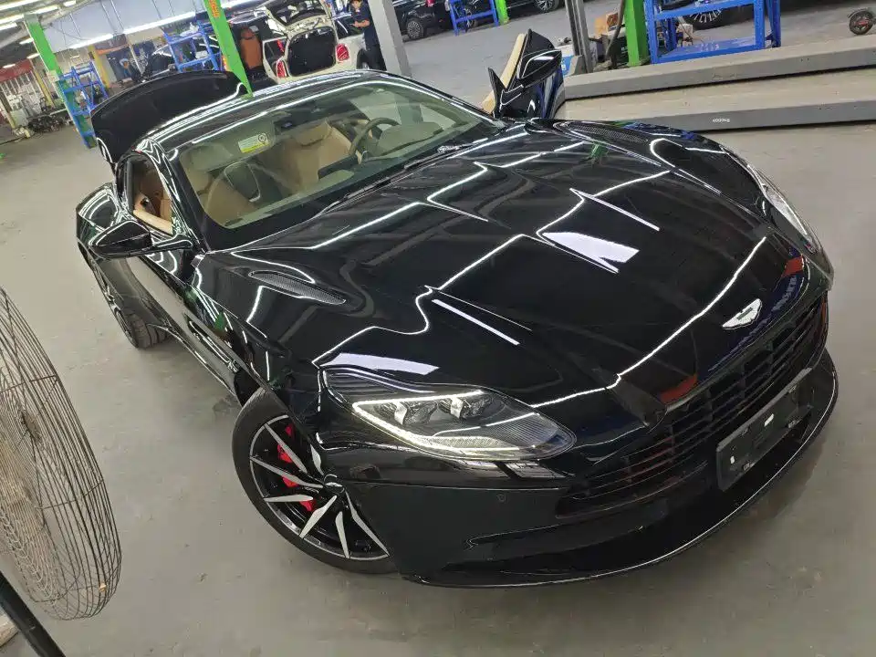Aston Martin DB11 — миниатюра 3