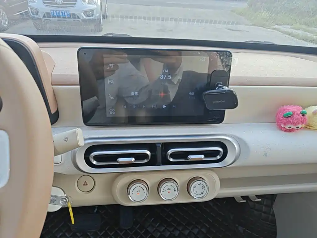 Wuling MINIEV — миниатюра 13