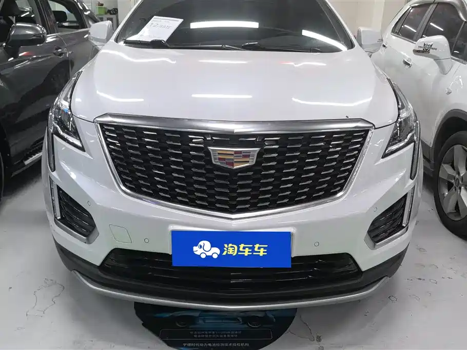 CADILLAC XT5