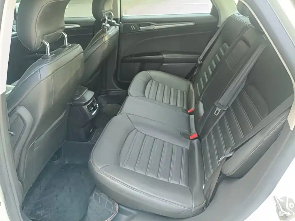 Ford Mondeo — миниатюра 17