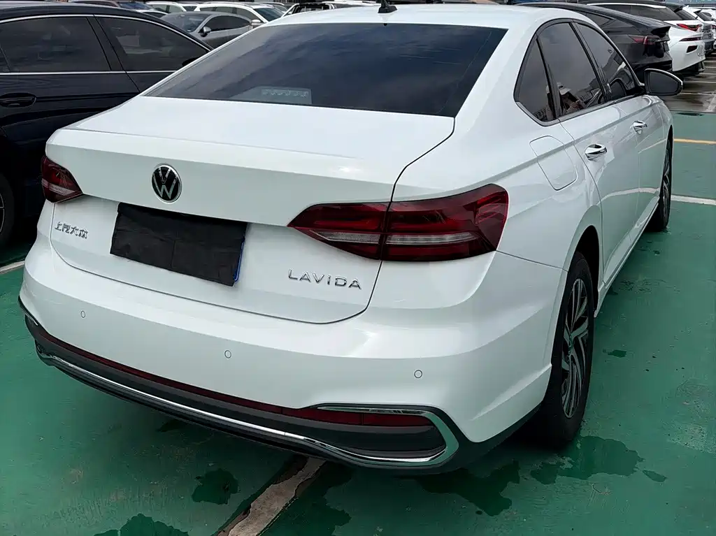 Volkswagen Lavida — миниатюра 6