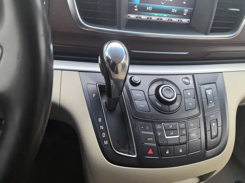 Buick GL8 — миниатюра 13