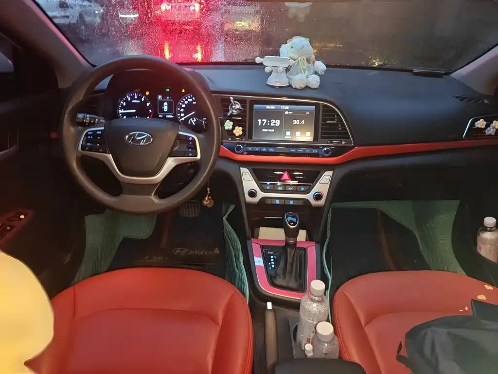 Hyundai Elantra — миниатюра 5
