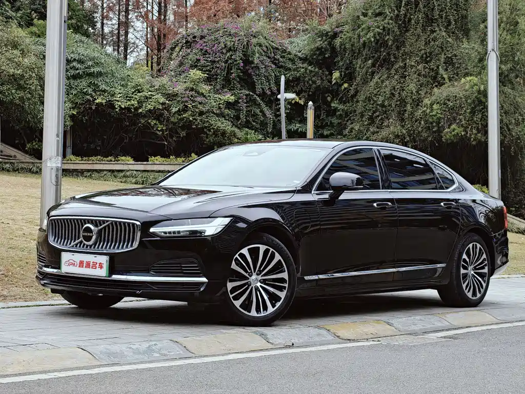 Volvo S90 PHEV 2023