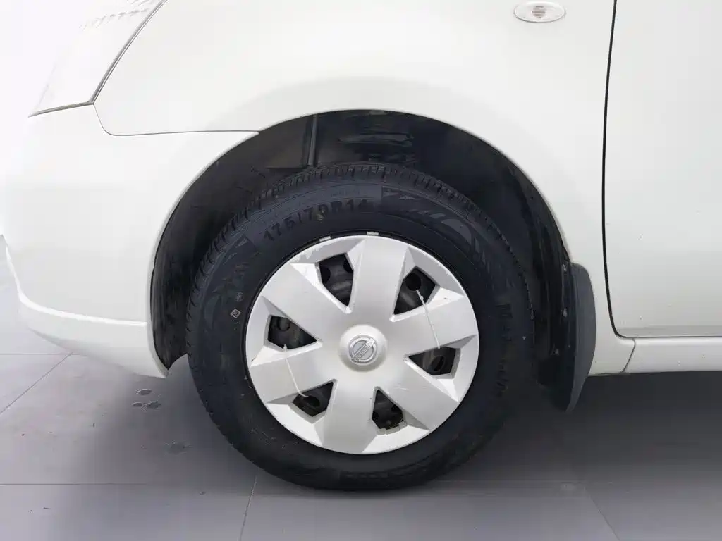 Nissan Livina — миниатюра 17