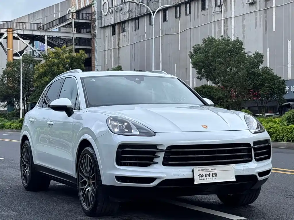 Porsche Cayenne — миниатюра 3