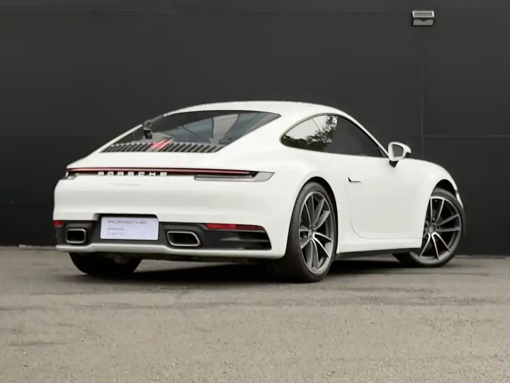 Porsche 911 2023 Carrera 3.0T