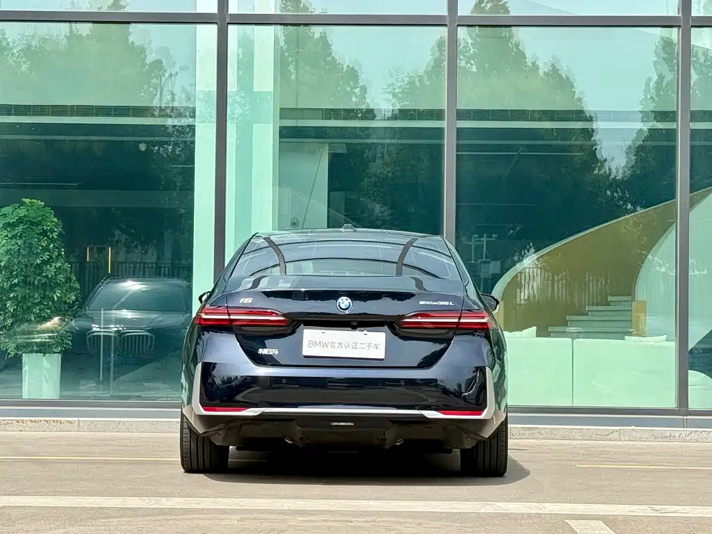 BMW i5 — миниатюра 6