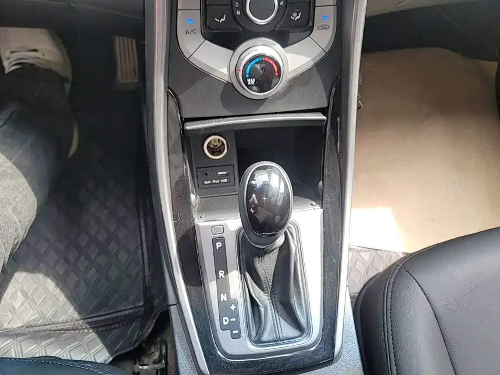 Hyundai Elantra Langdong — миниатюра 14