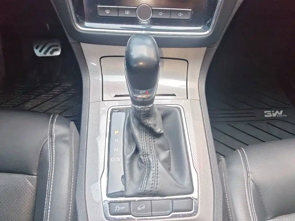 Roewe RX5 — миниатюра 14