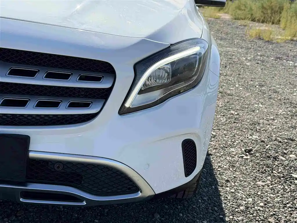 Mercedes-Benz GLA — миниатюра 13