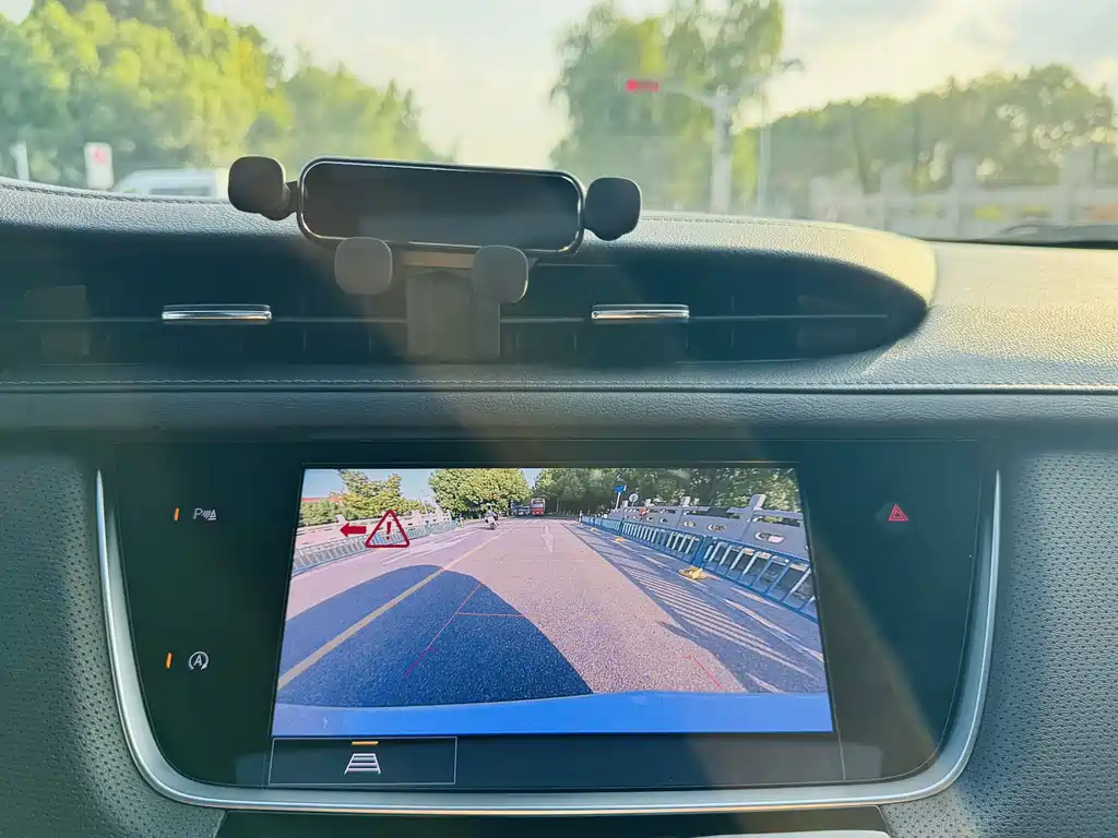 Cadillac XT5 — миниатюра 12
