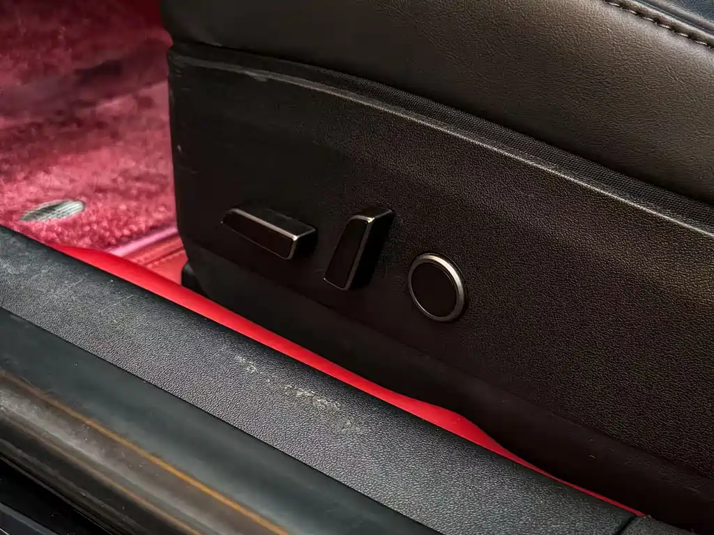Tesla Model 3 — миниатюра 8