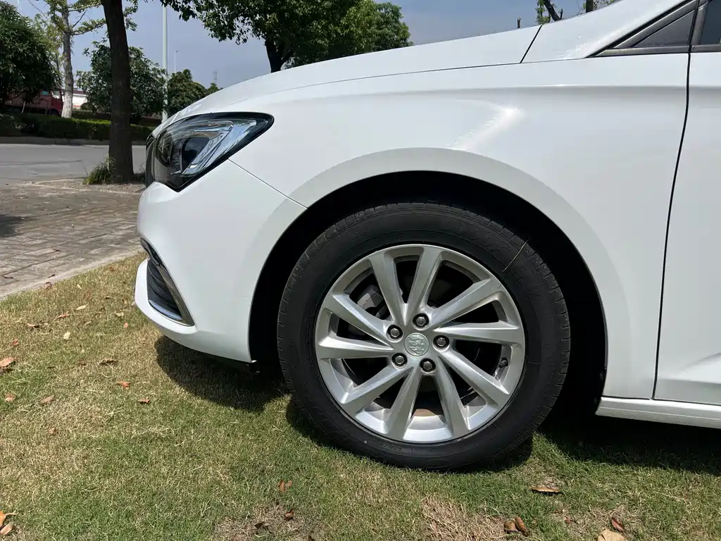 Buick Verano — миниатюра 15