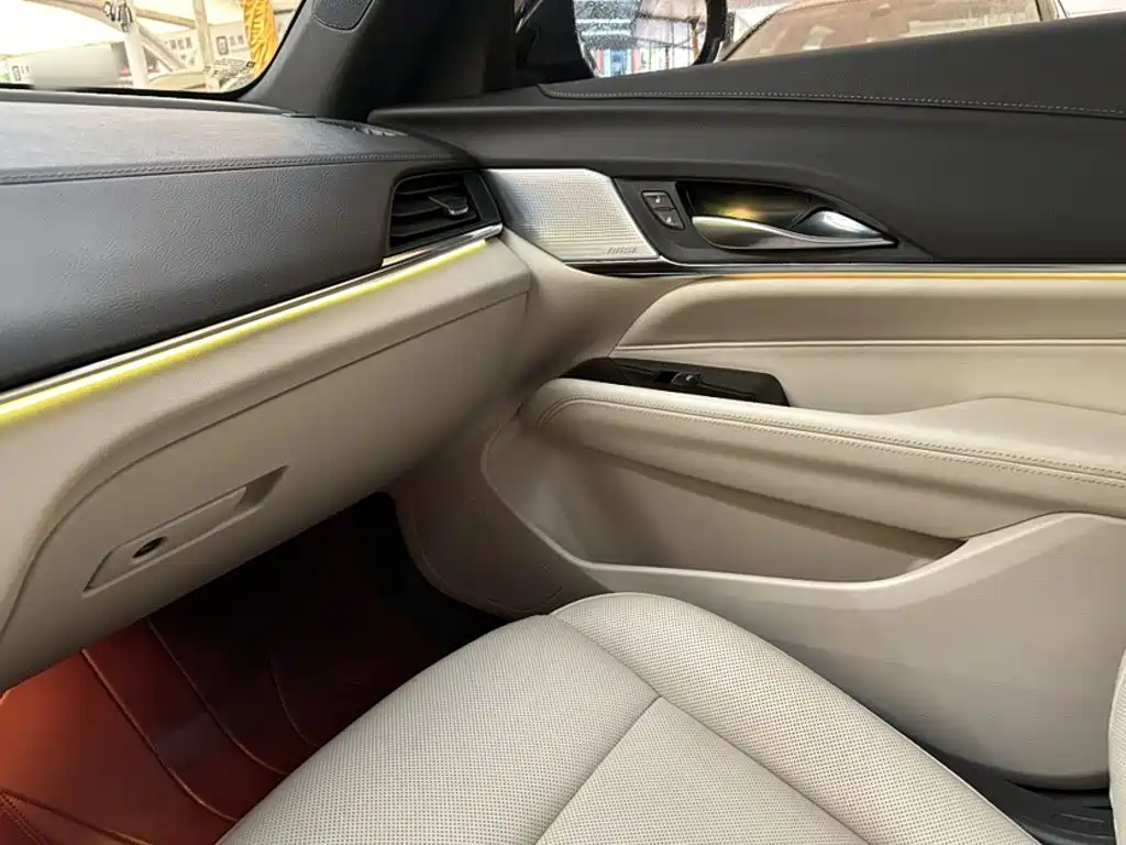 Cadillac CT4 — миниатюра 5