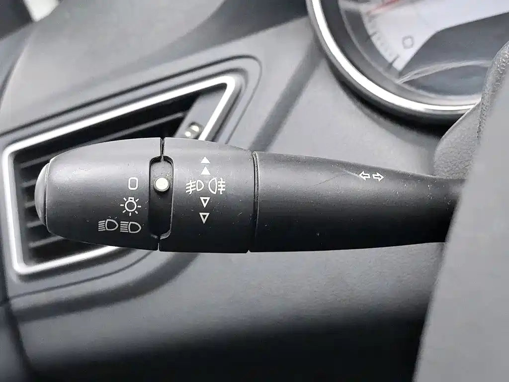 Peugeot 308 — миниатюра 21