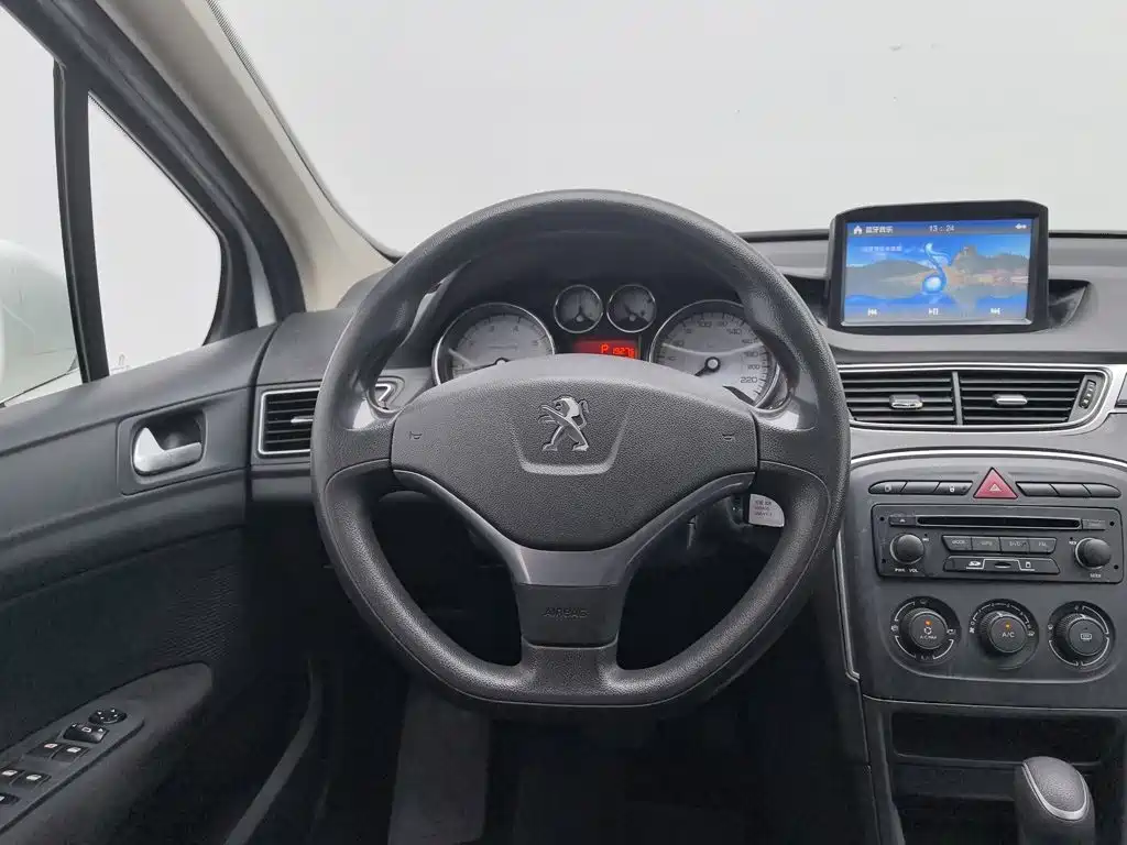 Peugeot 308 — миниатюра 11