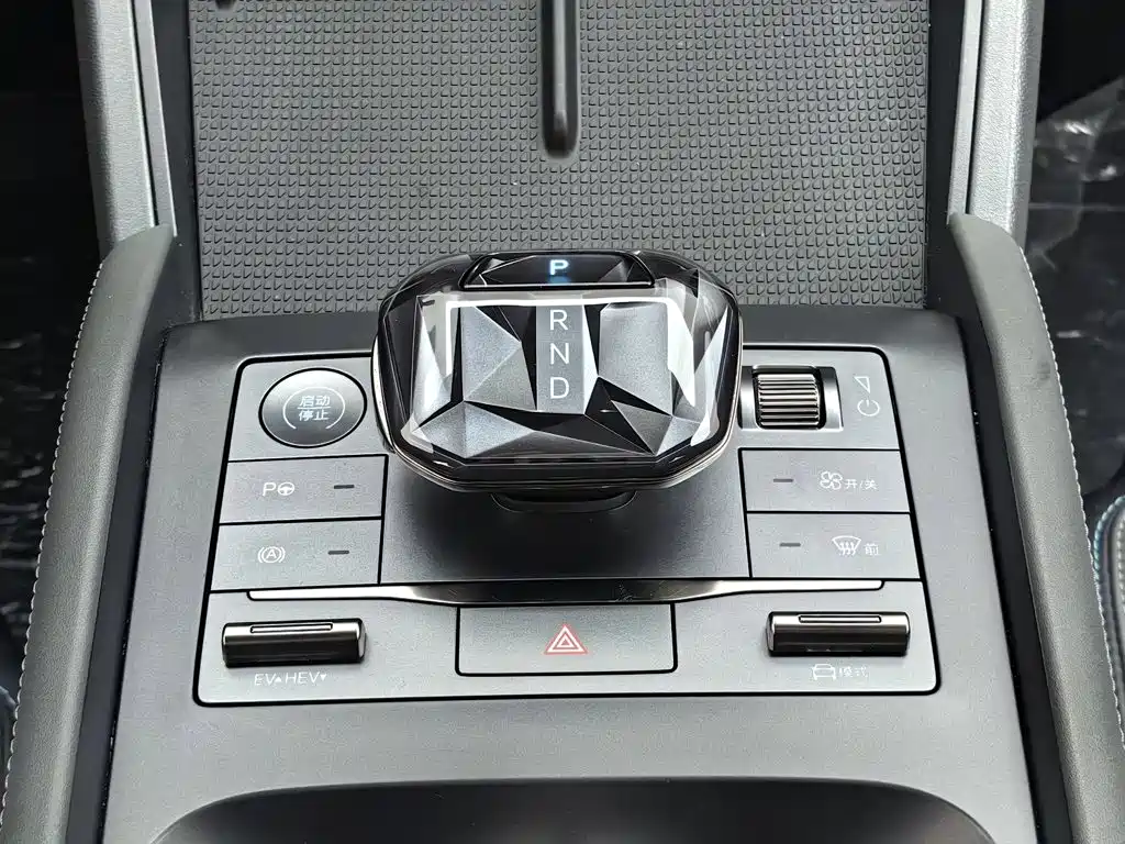 BYD Qin L — миниатюра 13