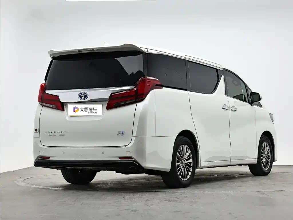 Toyota Alphard — миниатюра 3