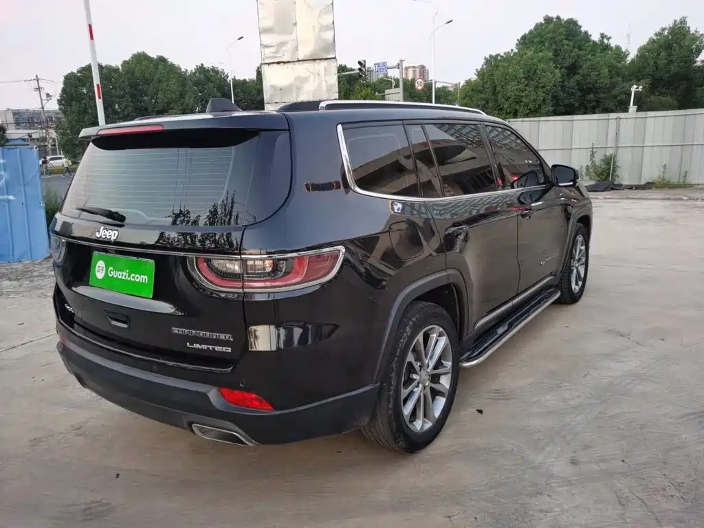 Jeep Commander — миниатюра 5