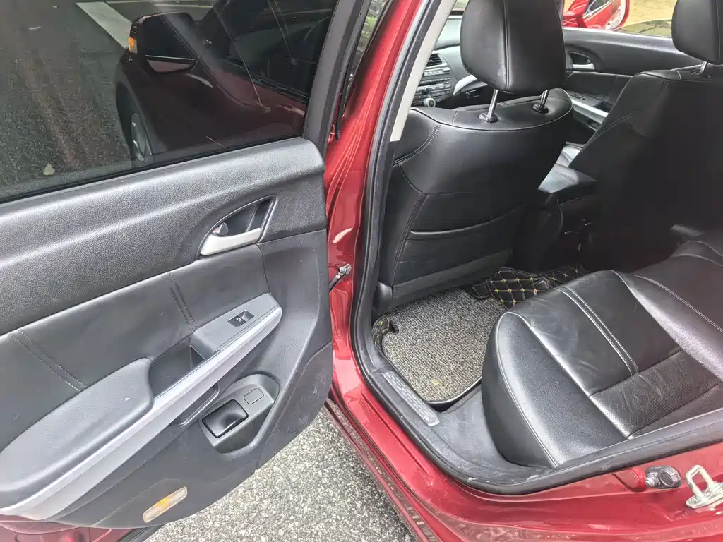 Honda Crosstour 2.4L Luxury Edition, фото 6