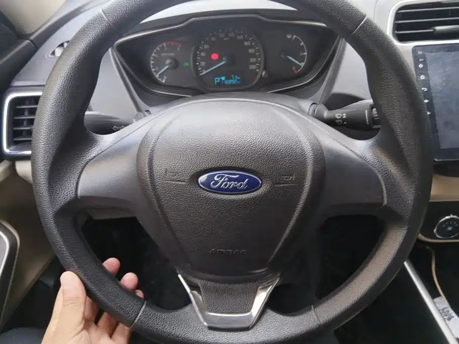 Ford Escort — миниатюра 15
