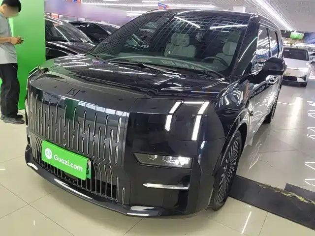 2023 Zeekr 009