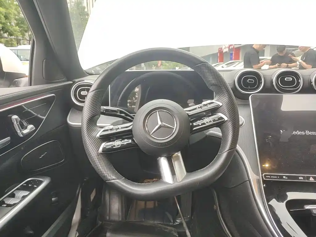 Mercedes-Benz C-Class — миниатюра 11