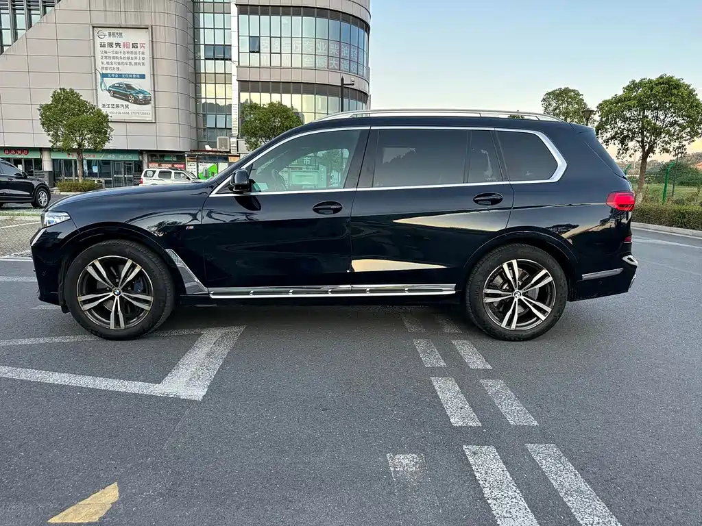 BMW X7 — миниатюра 4