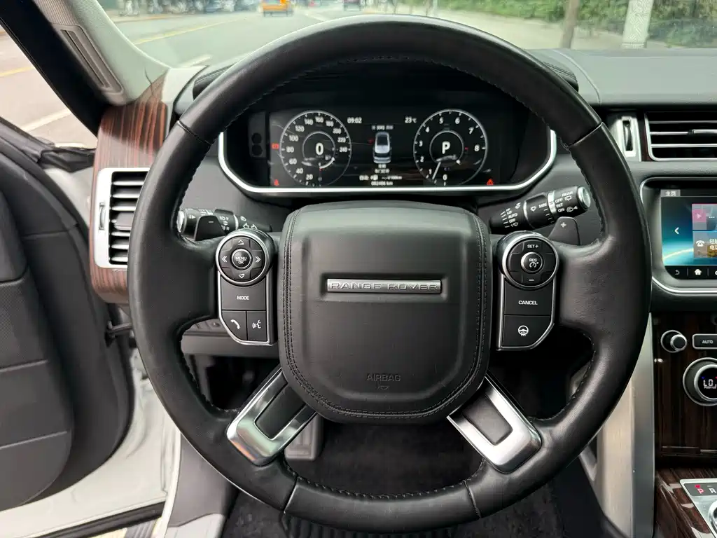 Land Rover Range Rover — миниатюра 23
