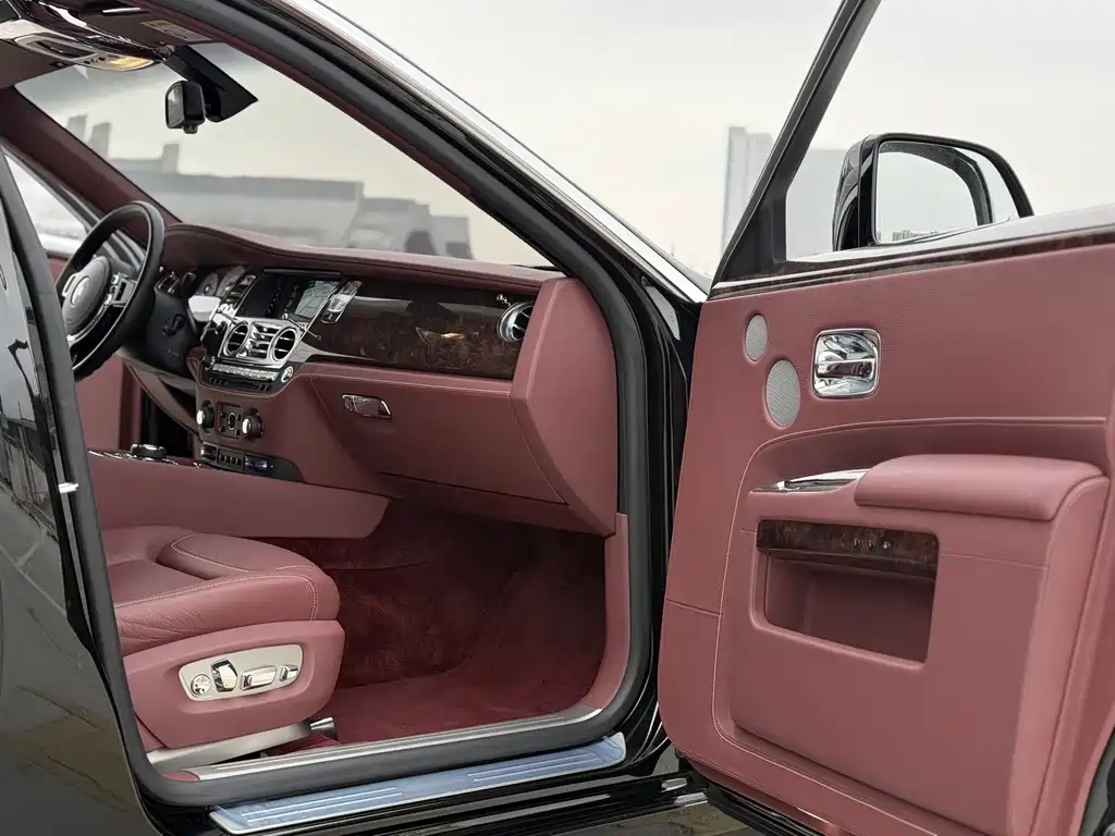 Rolls-Royce Ghost — миниатюра 6