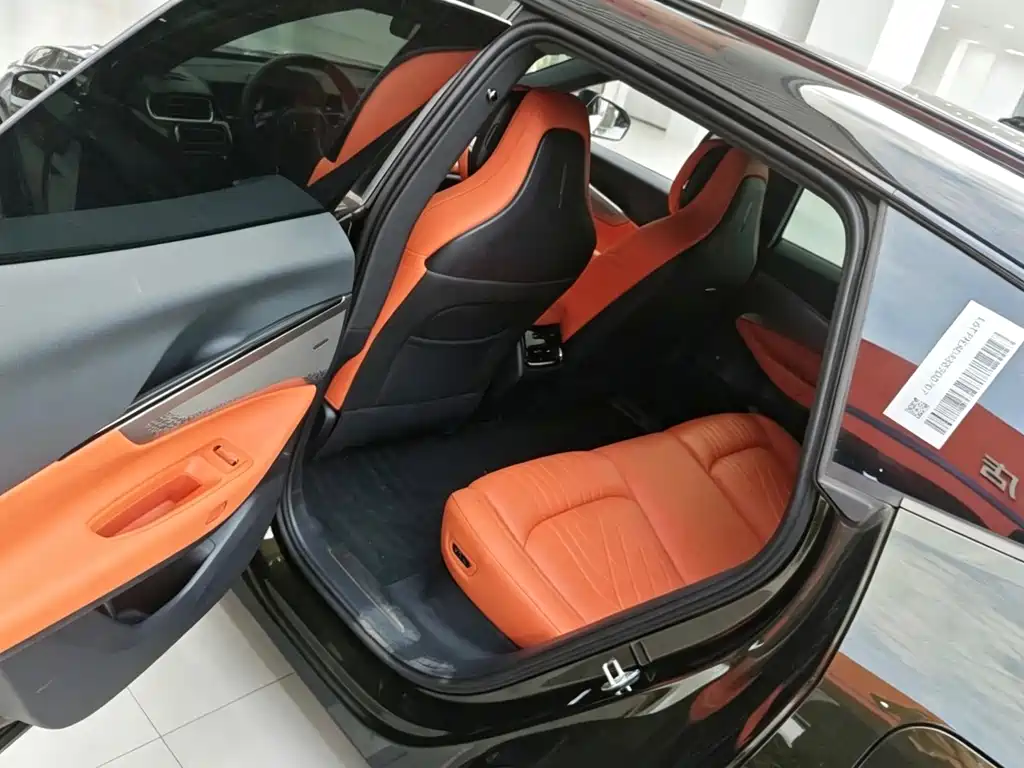 Lynk & Co 08 EM-P — миниатюра 5