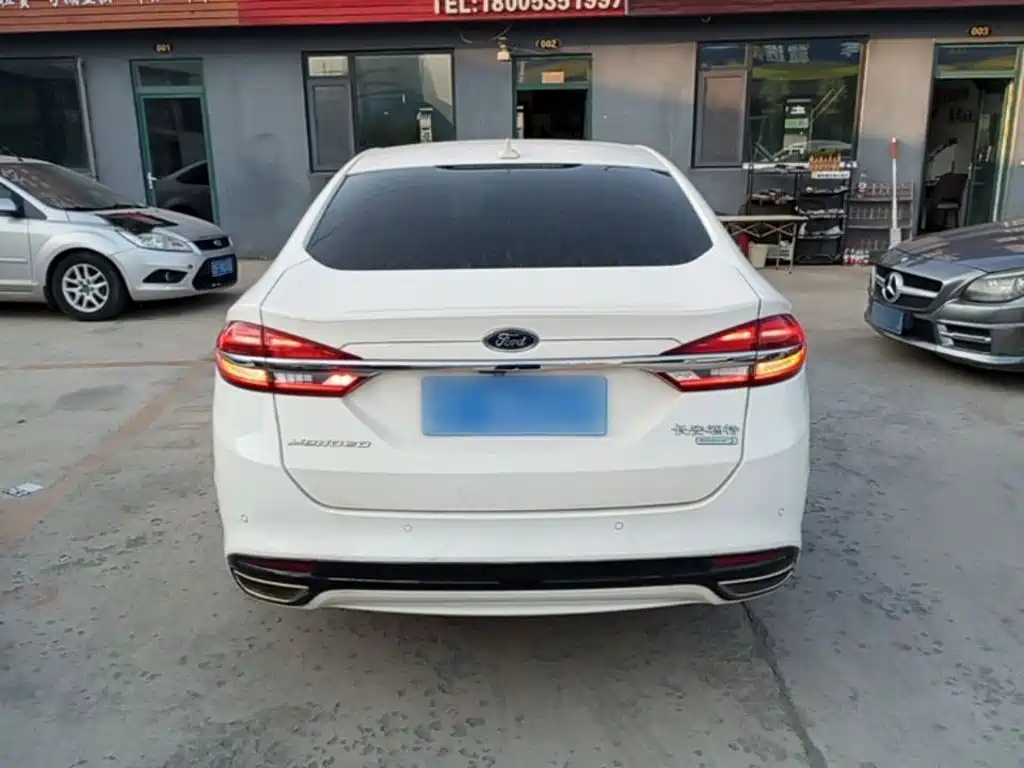 Ford Mondeo — миниатюра 6