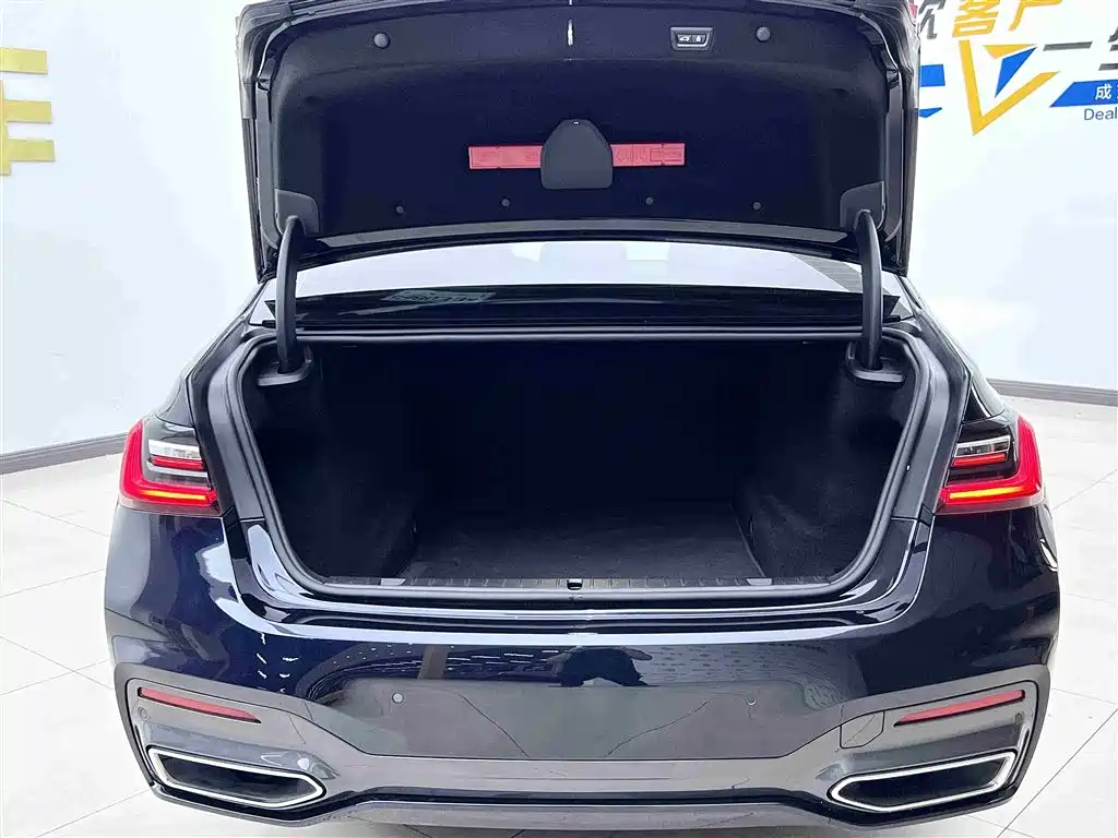 BMW 7 Series — миниатюра 20